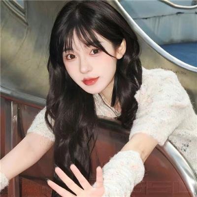 出墙红杏两家春海报