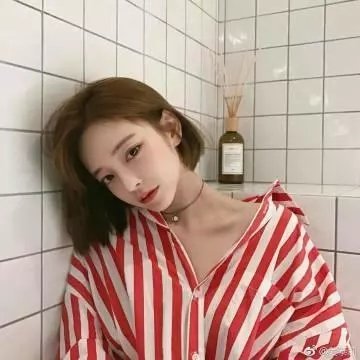 厕所女神海报